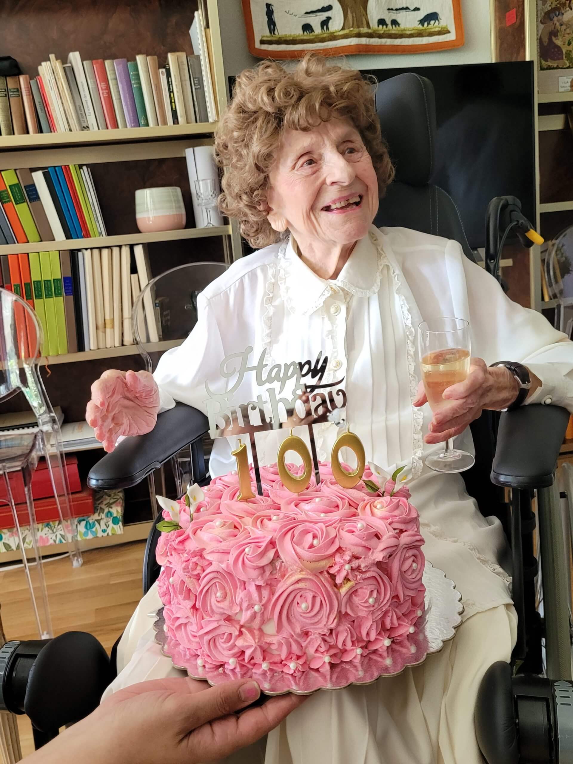 Bon anniversaire... 1 100 ans Mme C scaled